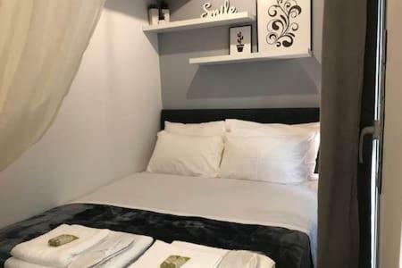 Cozy Studio 50M From Sea Афіни Екстер'єр фото